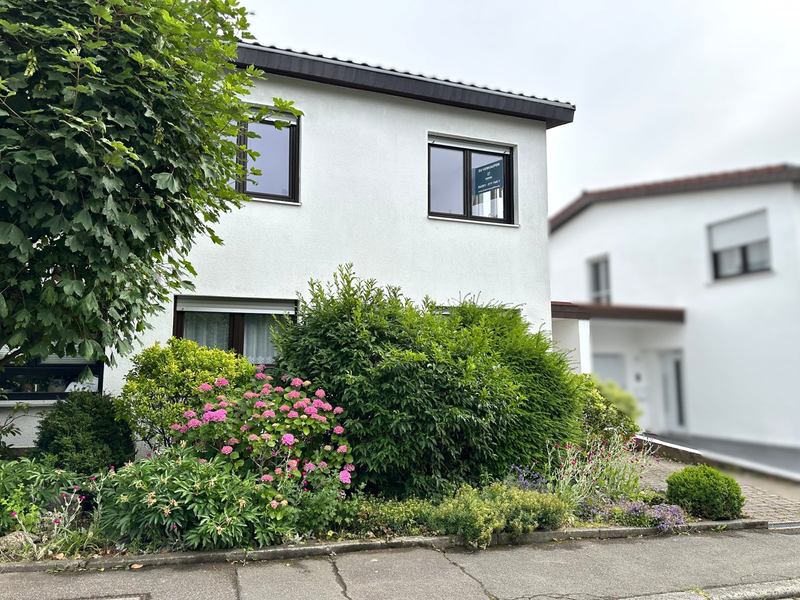 Wohnen mit Wohlfühlcharakter - Doppelhaushälfte mit Garten und Garage in beliebter Wohnlage Wohnen mit Wohlfühlcharakter - Doppelhaushälfte mit Garten und Garage in beliebter Wohnlage