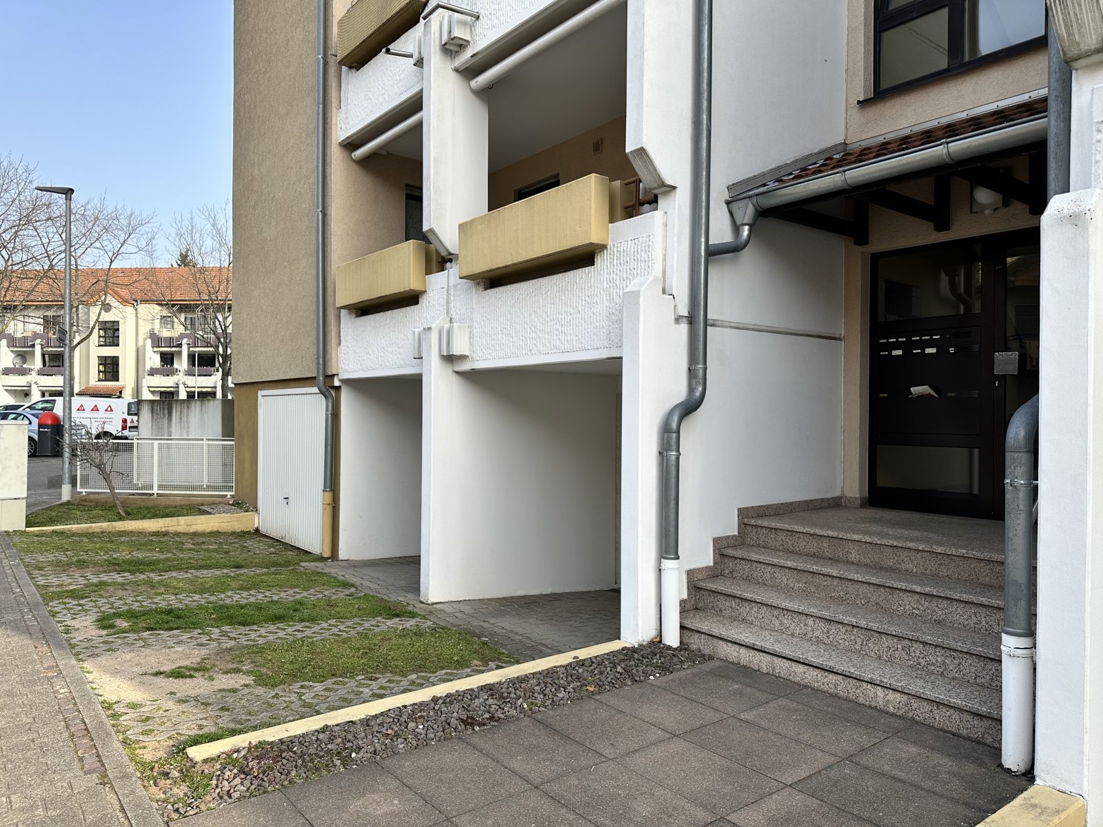 3-Zimmer Dachgeschosswohnung mit Balkon und Garage - Erbpacht 3-Zimmer Dachgeschosswohnung mit Balkon und Garage - Erbpacht