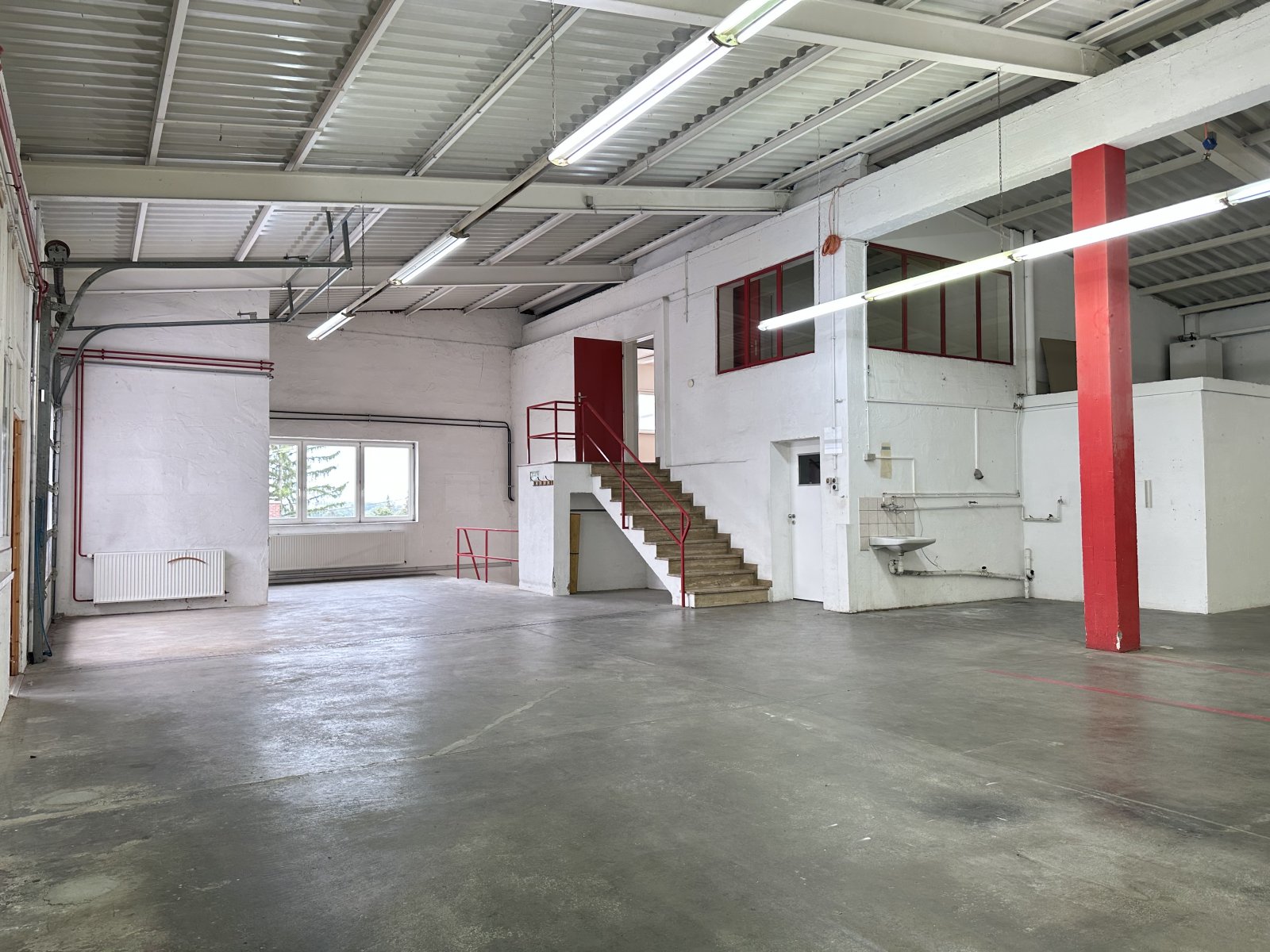 Vielseitige Gewerbehalle im Obergeschoss – ca. 420 m² für Produktion, Lager und Büro in Weinheim-Lützelsachsen Vielseitige Gewerbehalle im Obergeschoss – ca. 420 m² für Produktion, Lager und Büro in Weinheim-Lützelsachsen